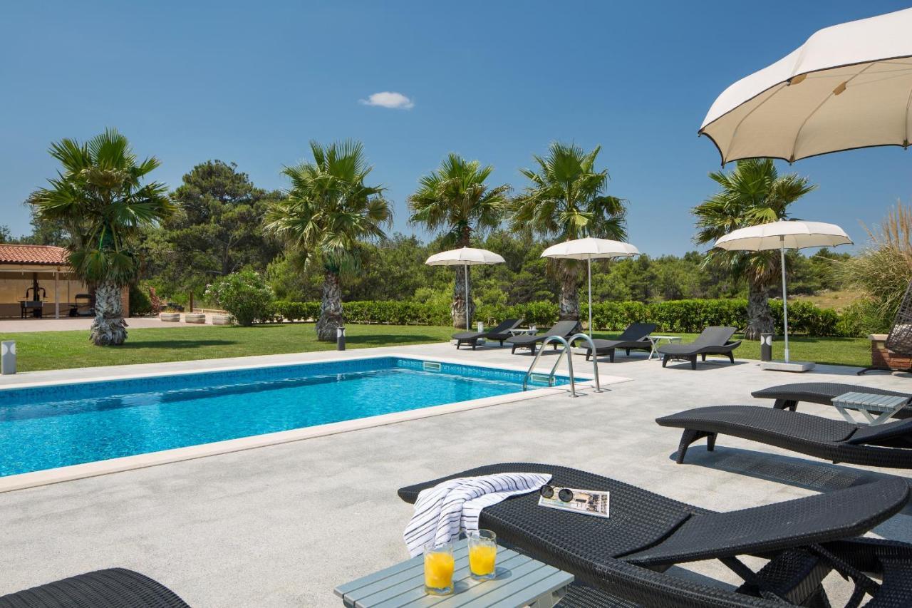 Villa Malibu One วีร์ ภายนอก รูปภาพ