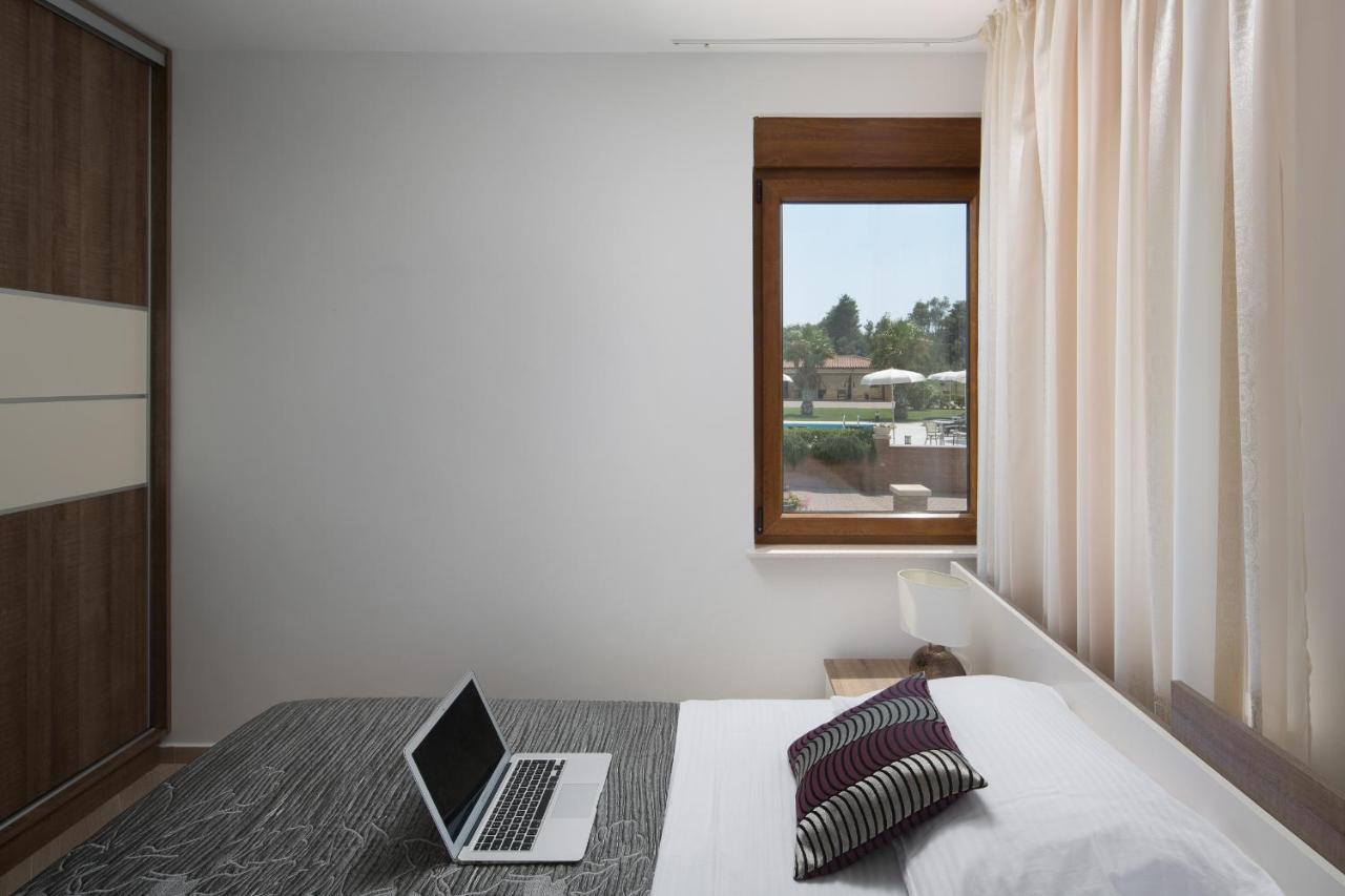 Villa Malibu One วีร์ ภายนอก รูปภาพ