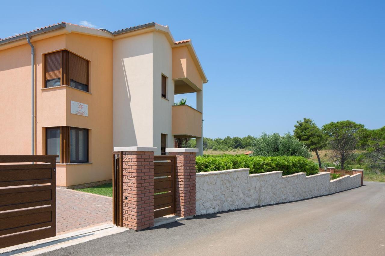 Villa Malibu One วีร์ ภายนอก รูปภาพ