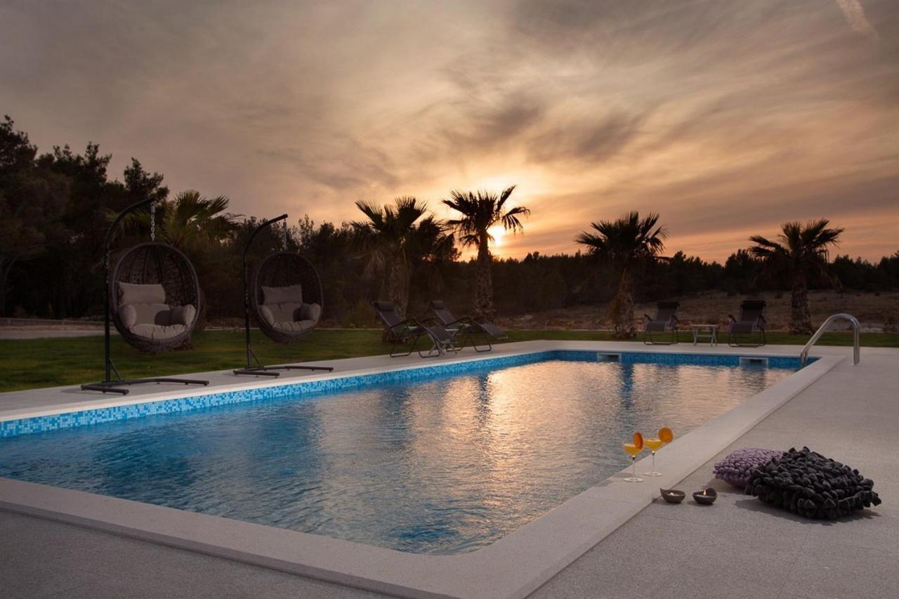 Villa Malibu One วีร์ ภายนอก รูปภาพ