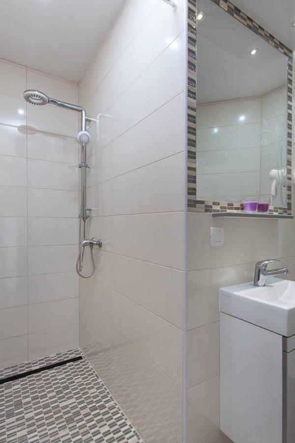 Villa Malibu One วีร์ ภายนอก รูปภาพ