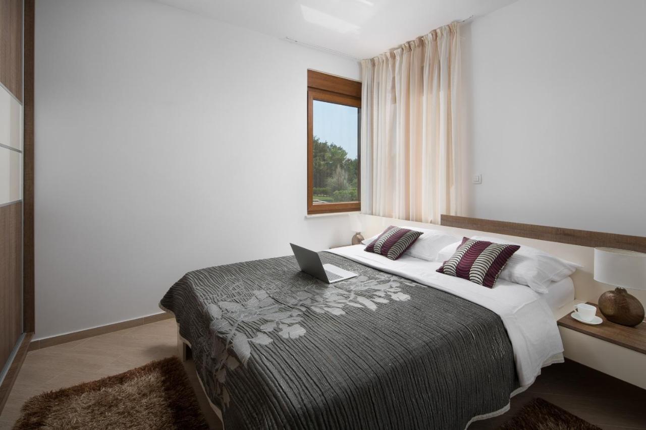 Villa Malibu One วีร์ ภายนอก รูปภาพ