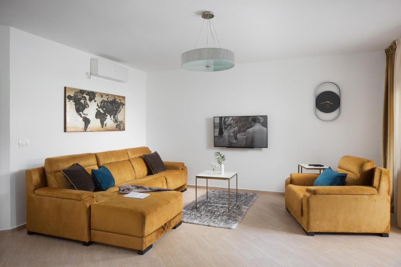 Villa Malibu One วีร์ ภายนอก รูปภาพ