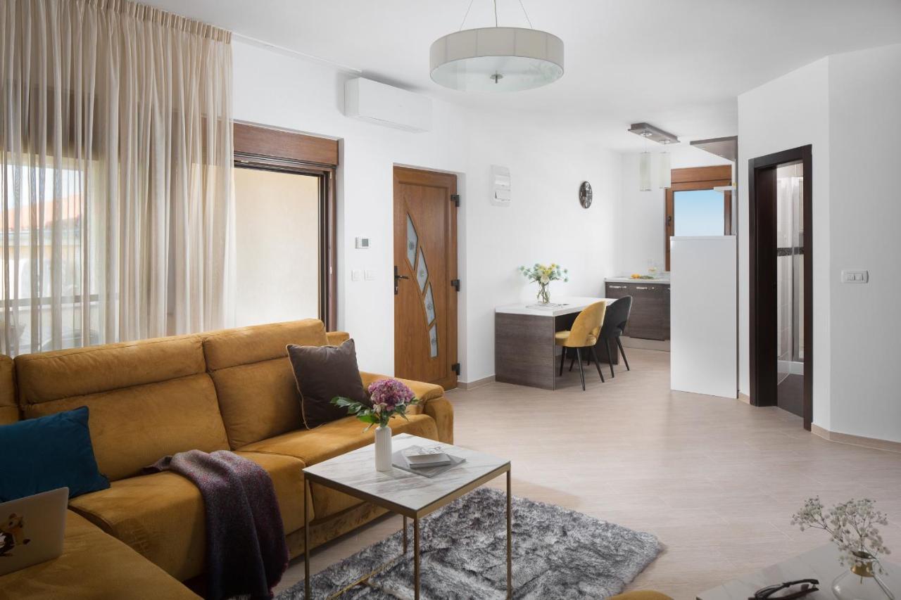 Villa Malibu One วีร์ ภายนอก รูปภาพ