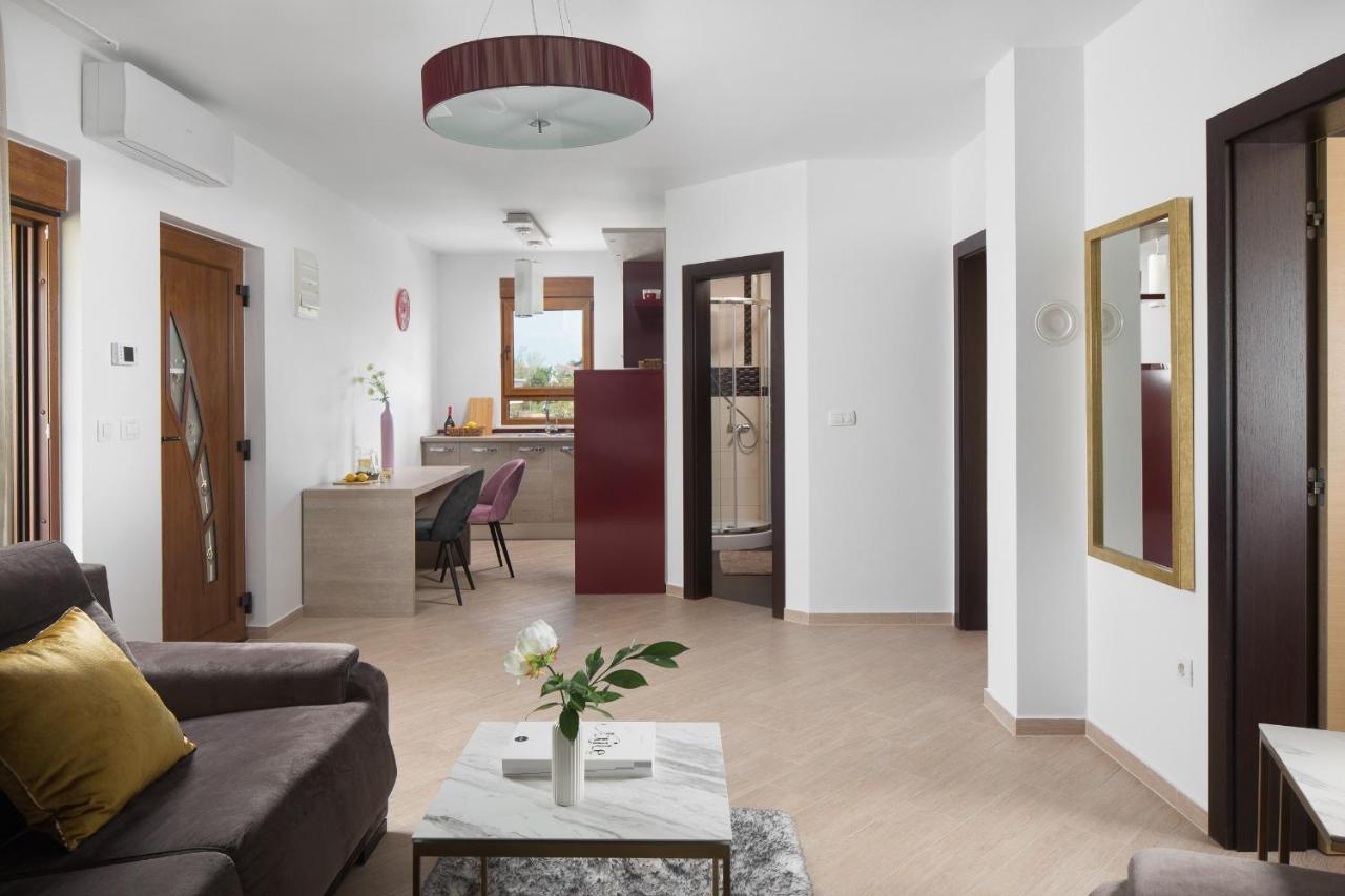 Villa Malibu One วีร์ ภายนอก รูปภาพ