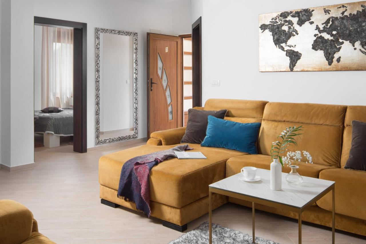 Villa Malibu One วีร์ ภายนอก รูปภาพ